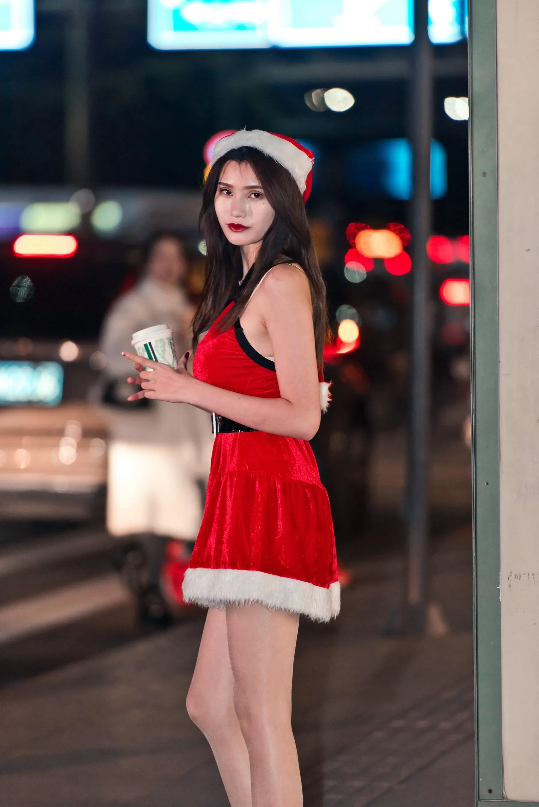[魔镜街拍] NO.124 寒风中的极品肉丝圣诞美人婷婷 [224P]插图2